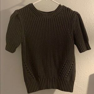 Short sleeve sweater top